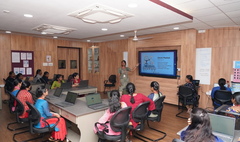 Shri Shankarlal Sundarbai Shasun Jain College for Women Campus Building(16)
