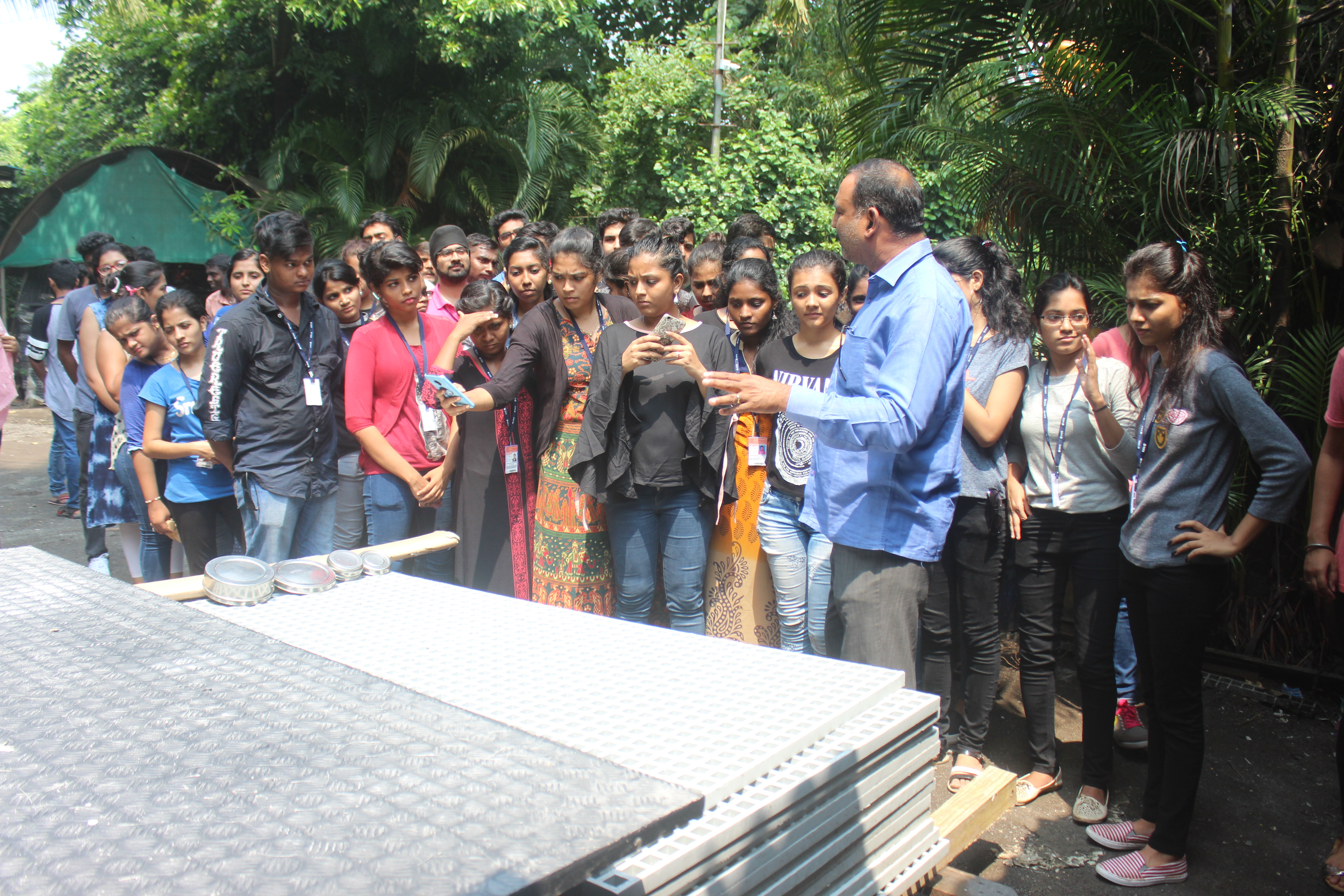 SIES College of Commerce and Economics Industrial Visit(3)