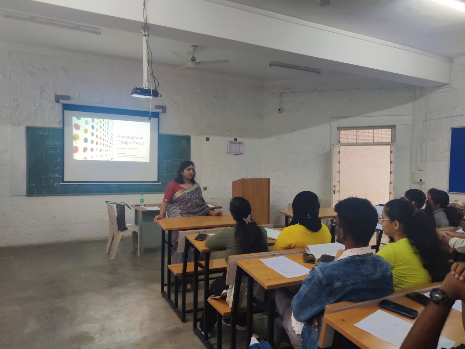 Sir M.V. School of Architecture Classroom(1)