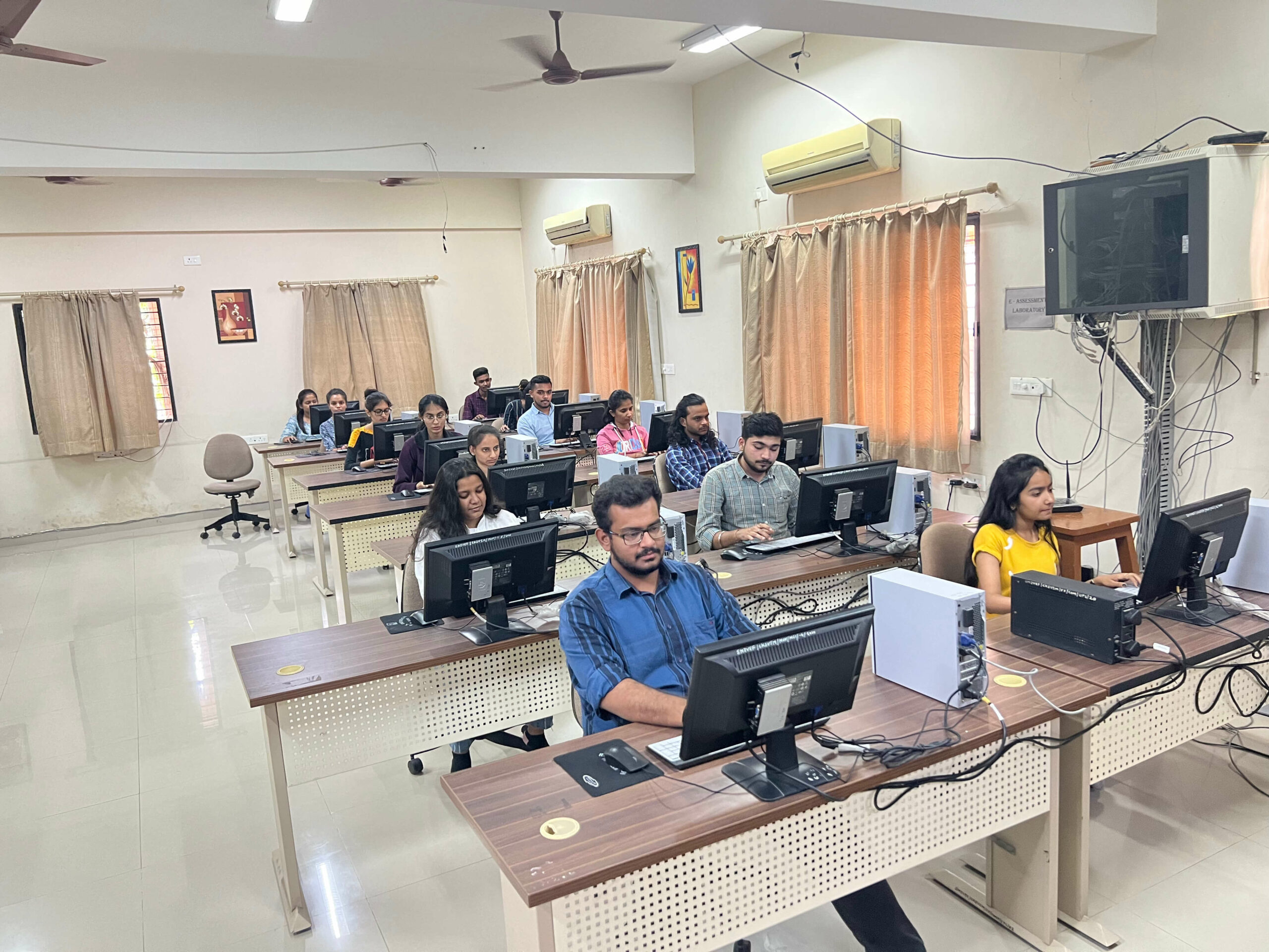 SMJV's C K Shah Vijapurwala Institute of Management Labs