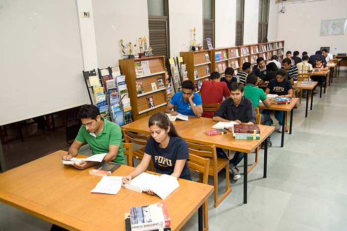 SoM, Pandit Deendayal Energy University (PDEU) Library(2)
