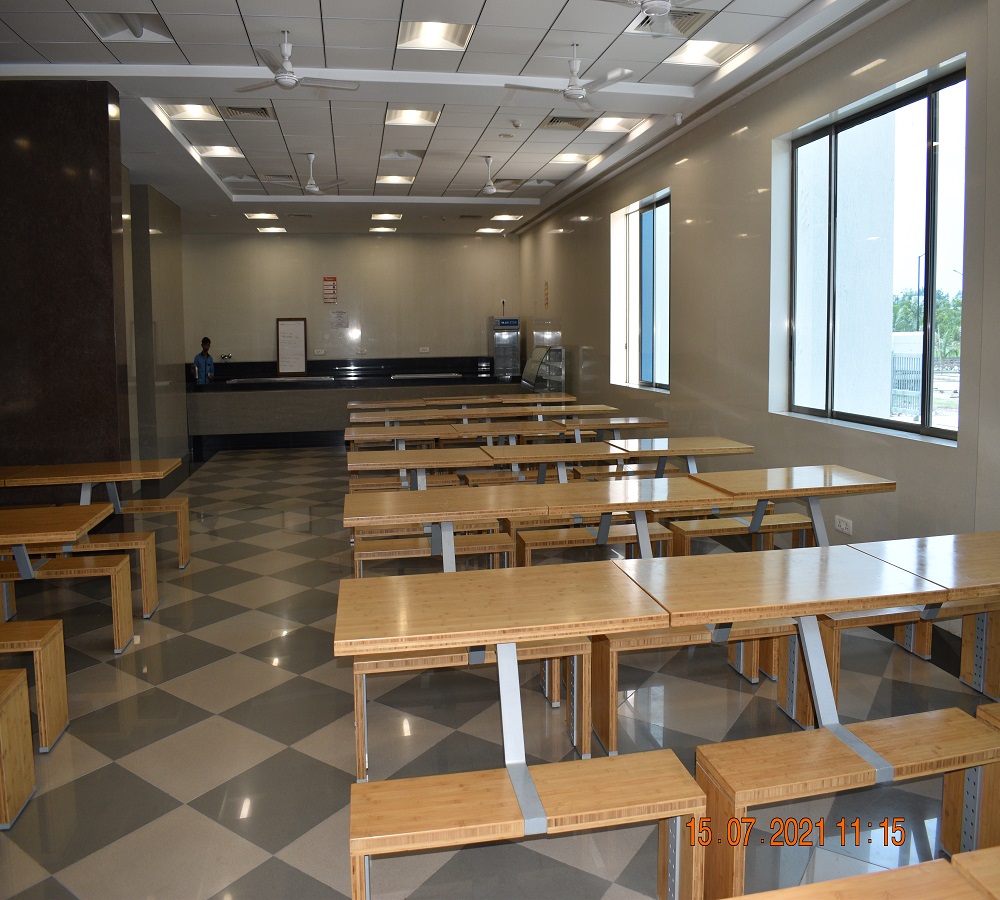 SVKM'S NMIMS School of Commerce, Dhule Cafeteria / Mess