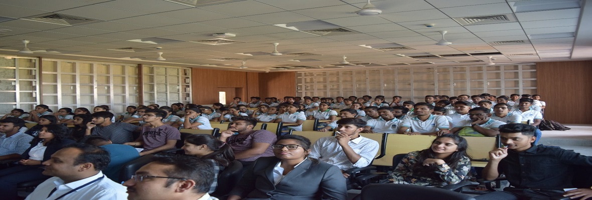 SVKM'S NMIMS School of Commerce, Dhule Seminar hall