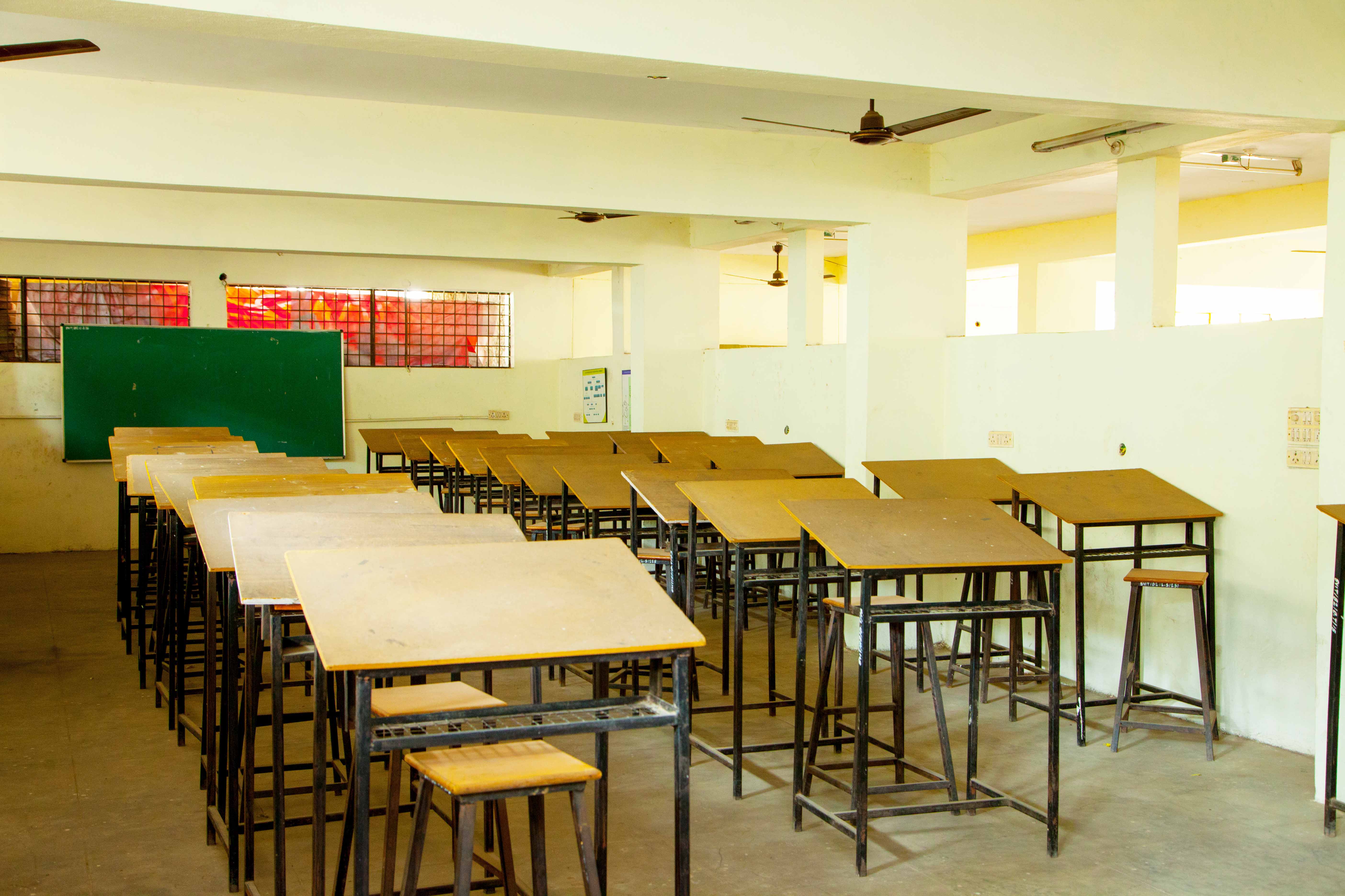 Swami Vivekananda Institute of Technology Classroom(2)