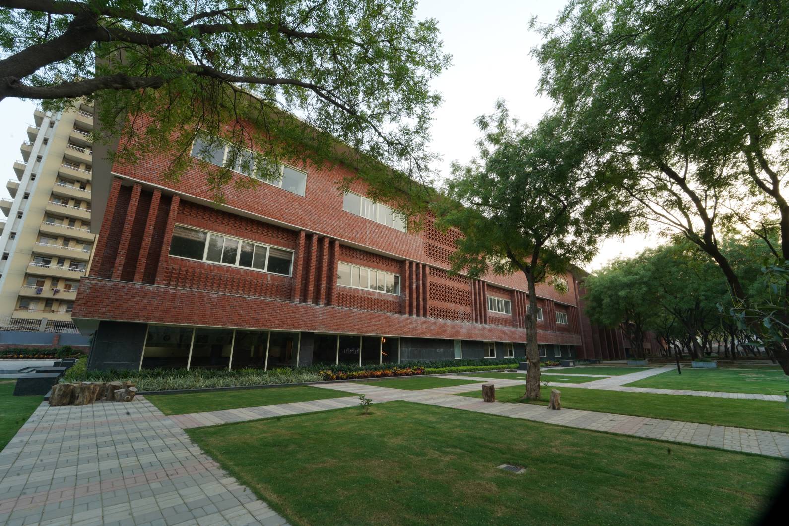 The Lalit Suri Hospitality School Campus View(2)