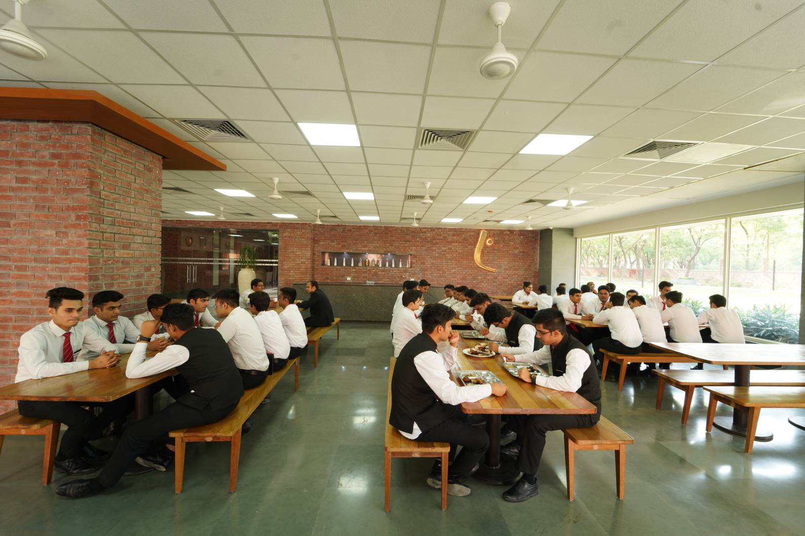 The Lalit Suri Hospitality School Cafeteria / Mess