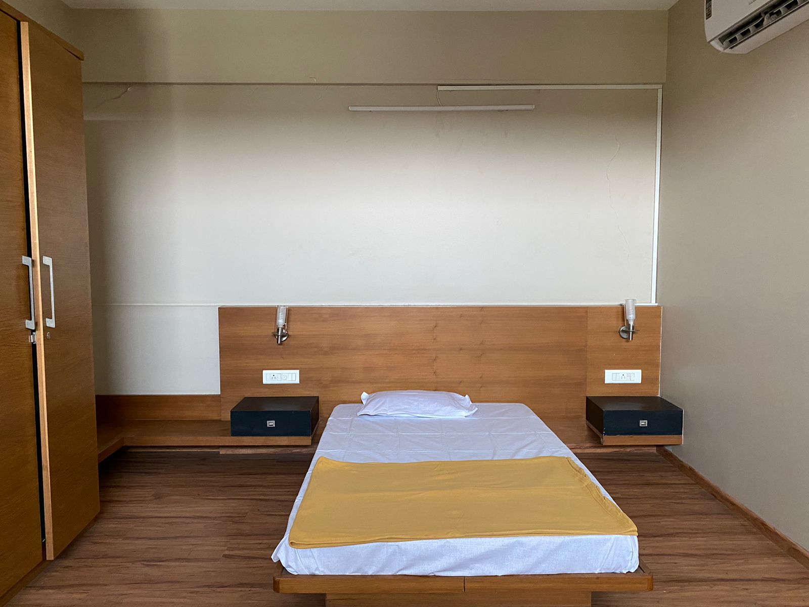 Tron School of Animation Hostel Room(4)