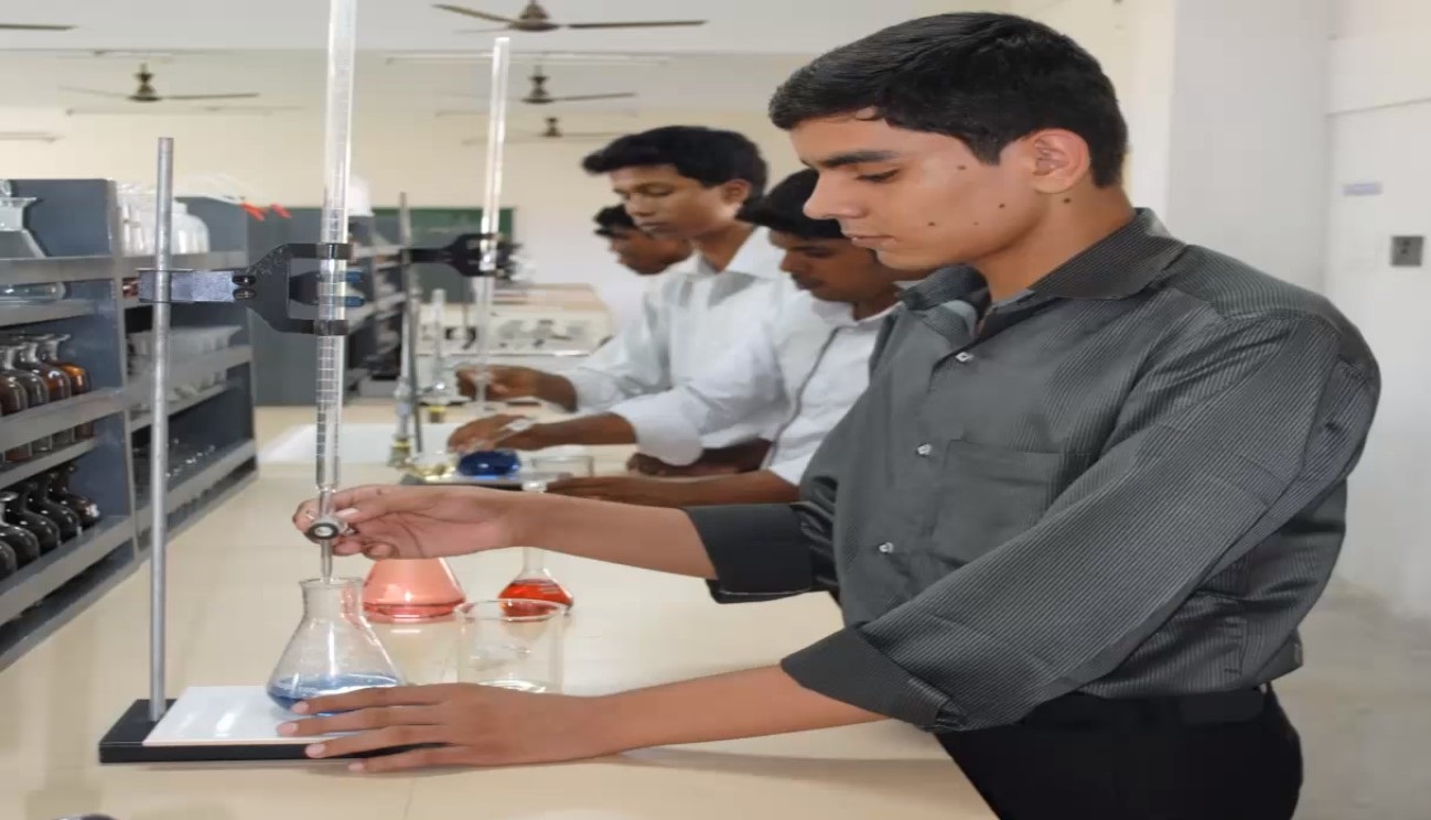 Vi Institute of Technology Labs(1)