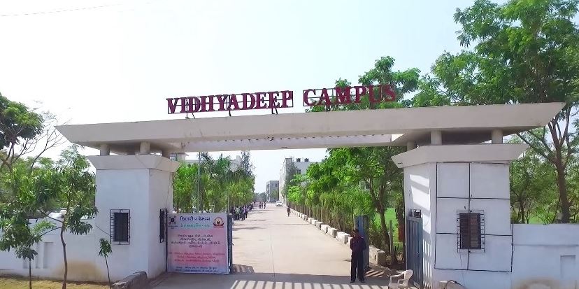 Vidhyadeep University Entrance