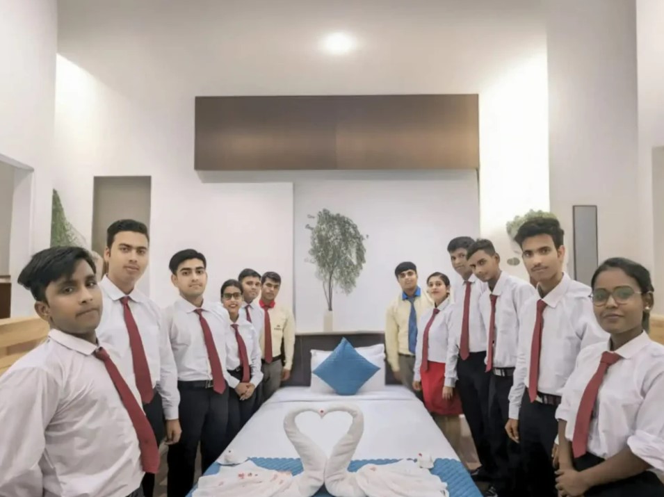 Worldwide Management Studies Others(9)