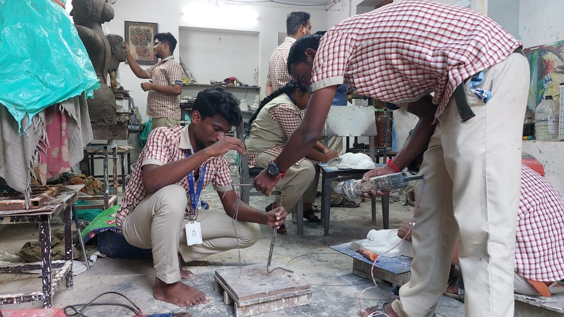 X-Gen College of Visual Art Classroom(1)