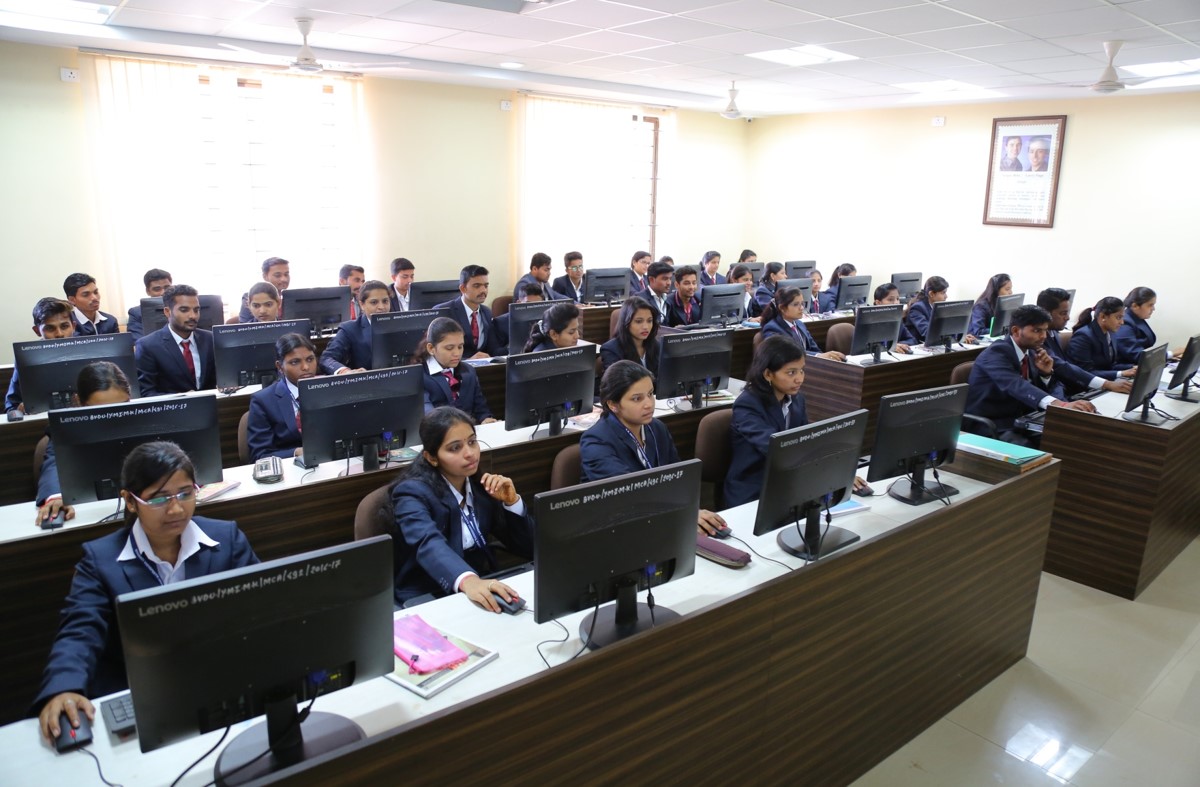 Yashwantrao Mohite Institute of Management Labs