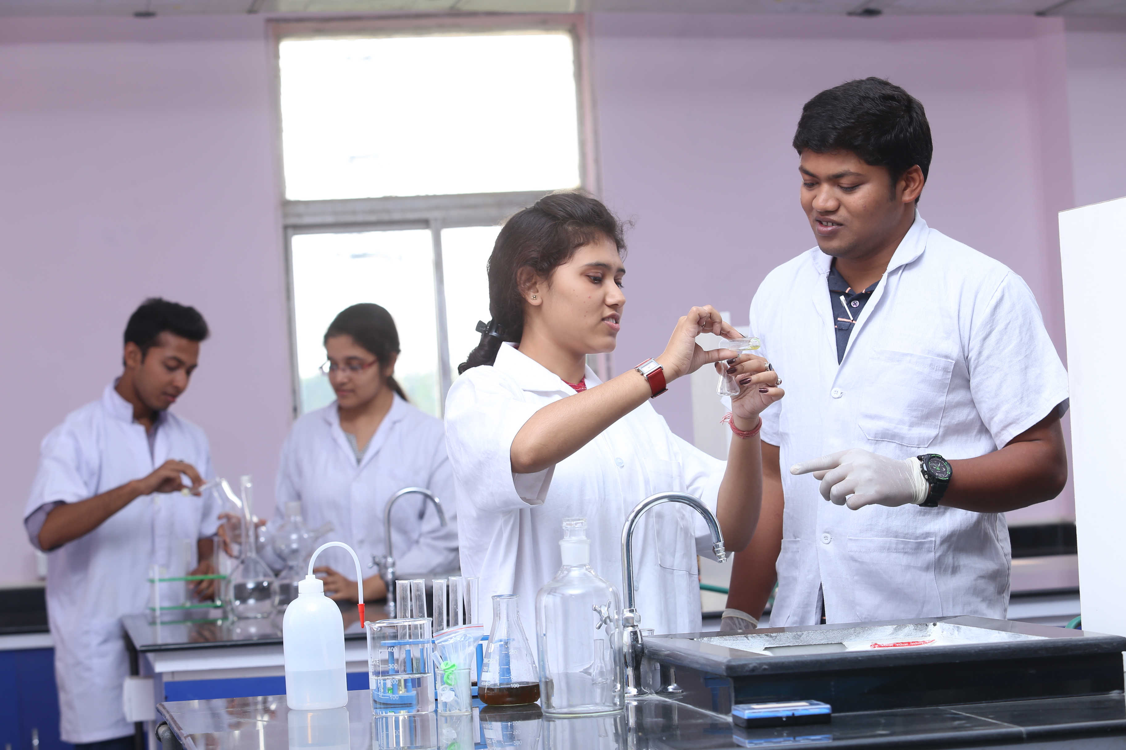 Adamas University Kolkata Labs(2)