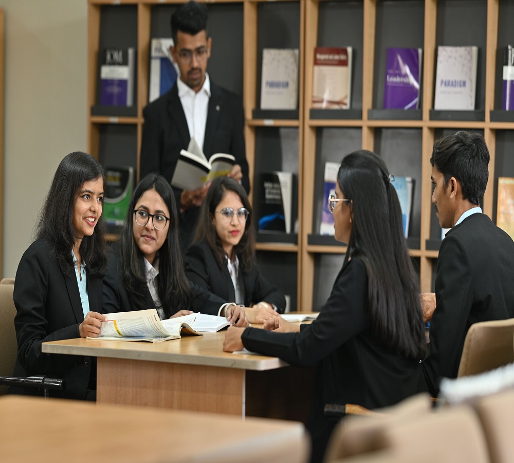 Adani Institute of Digital Technology Management Library(2)