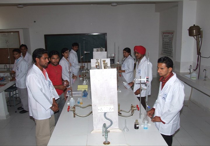 Adesh University Labs(1)