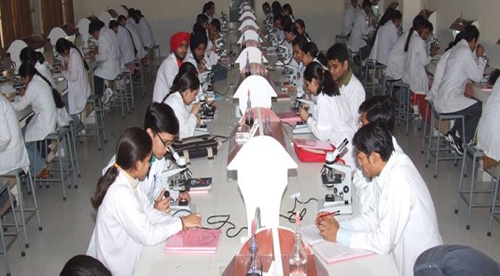 Adesh University Labs(2)