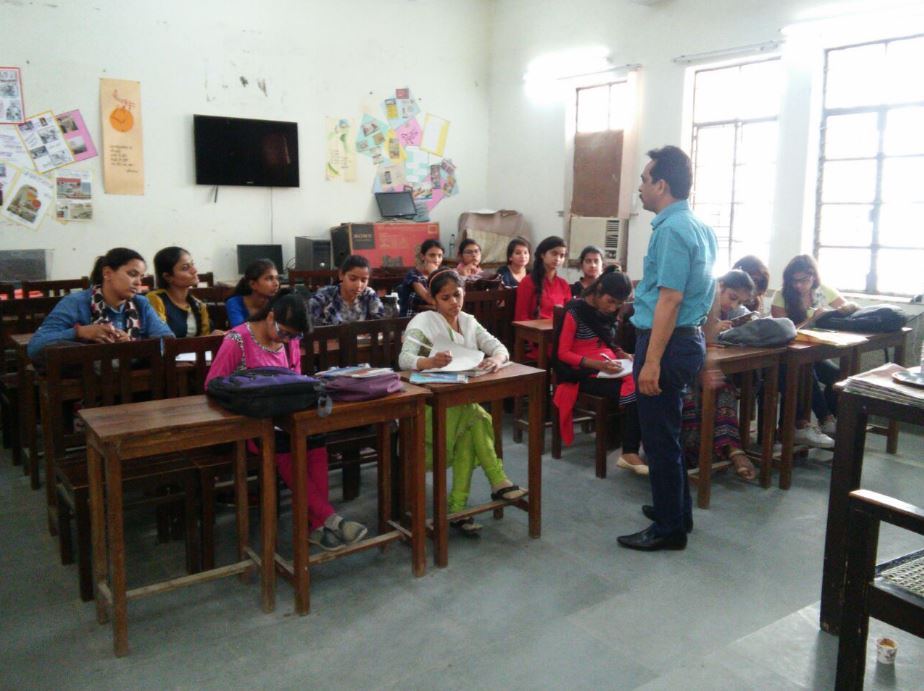 Aditi Mahavidyalaya Classroom