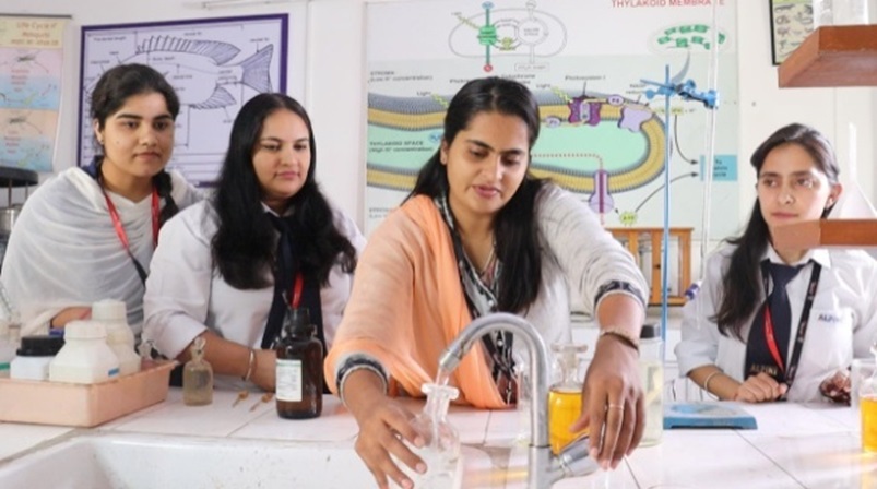 Alpine Group of Institutes Labs(2)