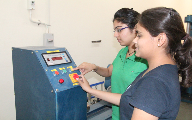 Amity University Gwalior Labs(4)