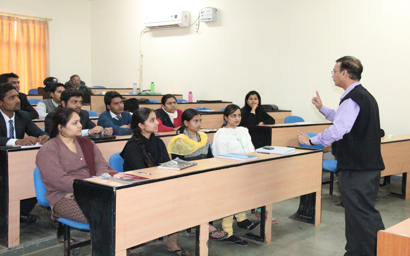 Amity University Gwalior Classroom(1)