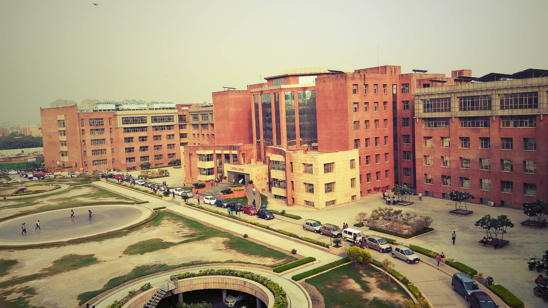 Amity Noida Campus View(1)
