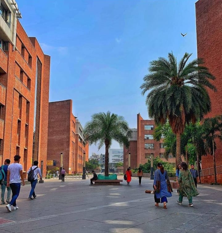 Amity Noida Campus View(4)