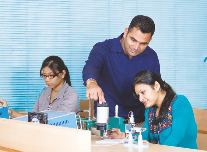 Amity Noida Labs(1)