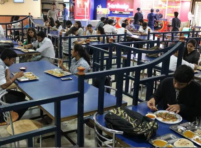 Amity Noida Cafeteria / Mess(2)