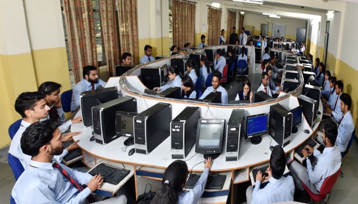 Amrapali University Haldwani Labs