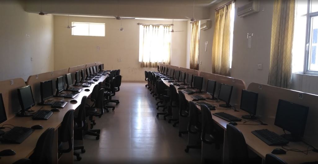 Arni University Himachal Pradesh Labs(1)