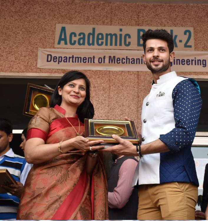 Arya Group of Colleges Celebrity Visit(2)
