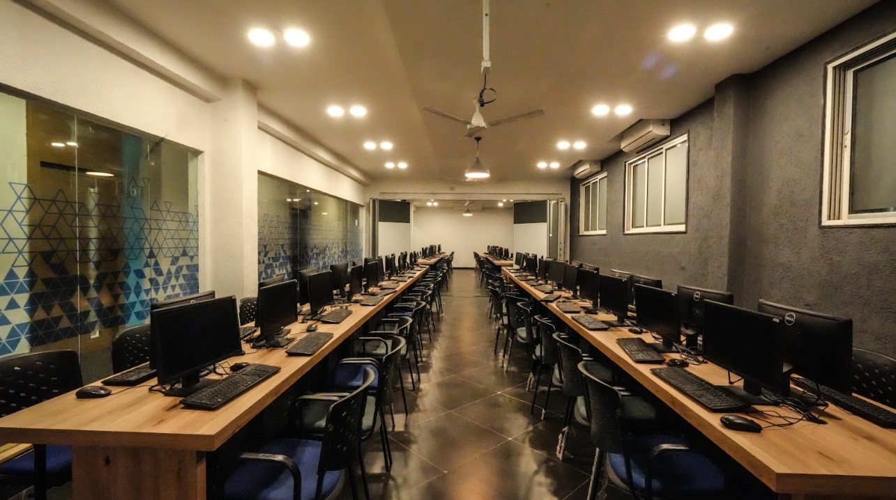 Bakliwal Foundation College of Arts, Commerce and Science Labs