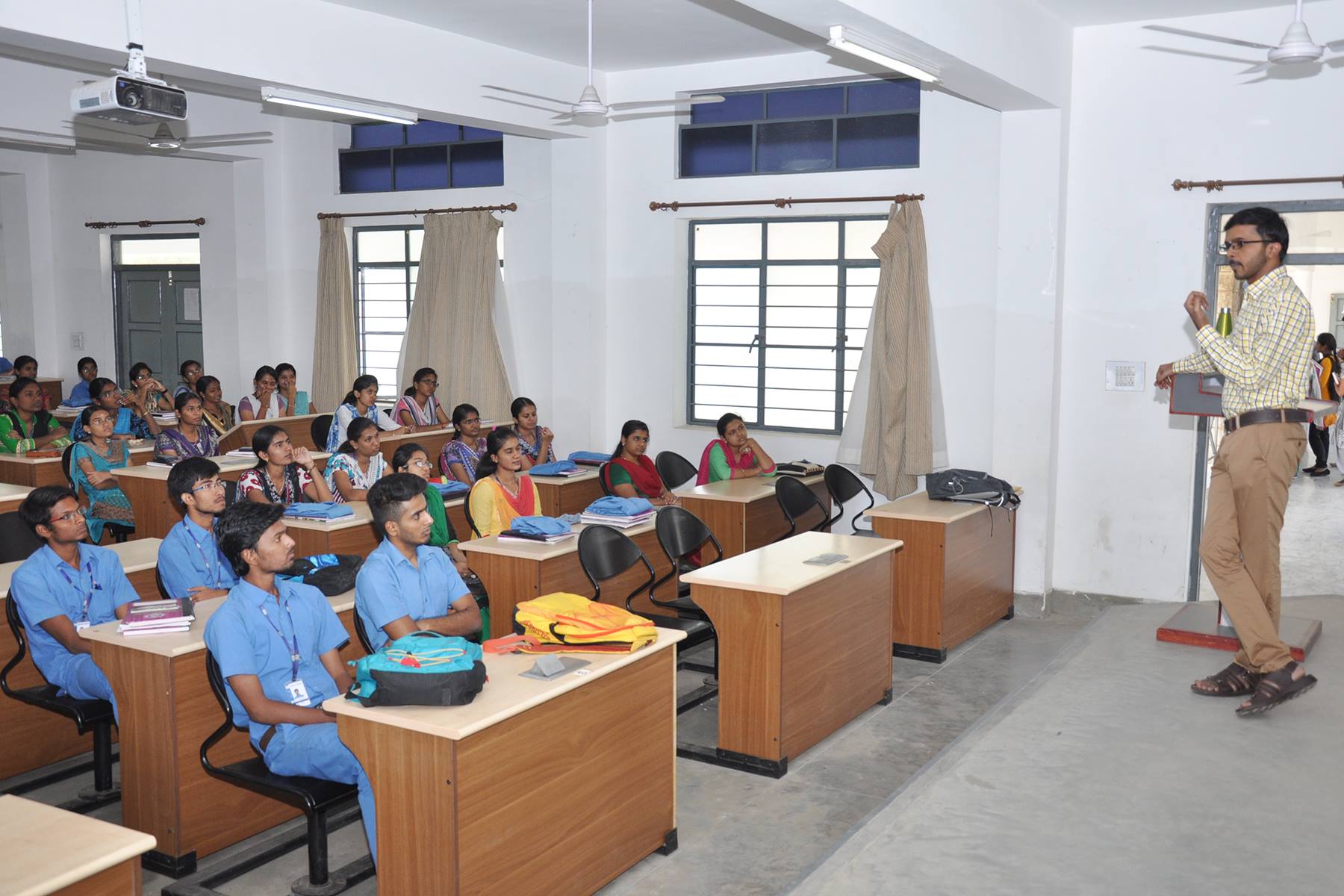 Bannari Amman Institute of Technology Classroom(1)