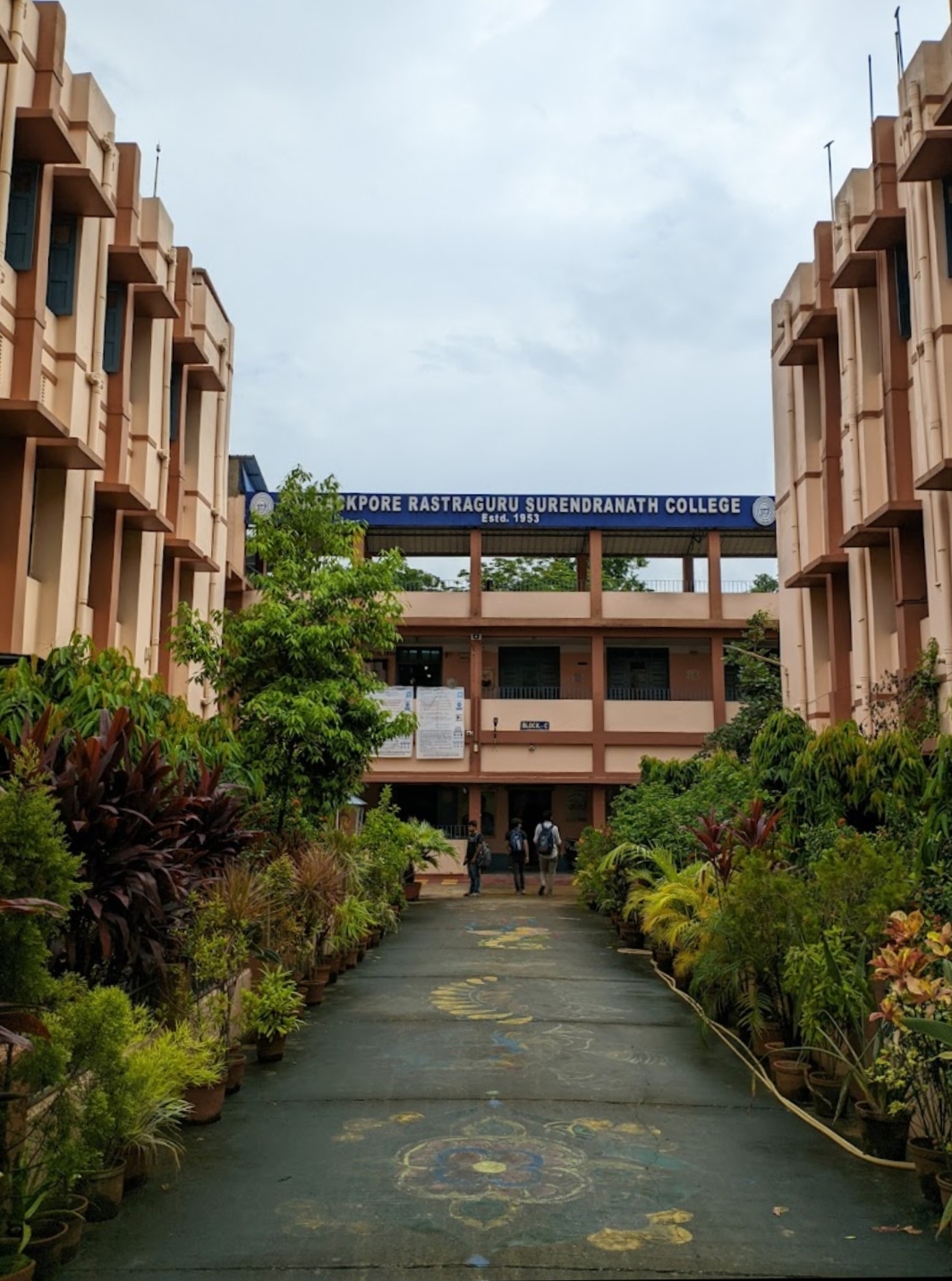 Barrackpore Rastraguru Surendranath College Main Building(1)