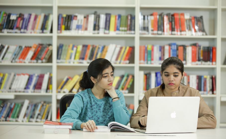 Bennett University Library(4)