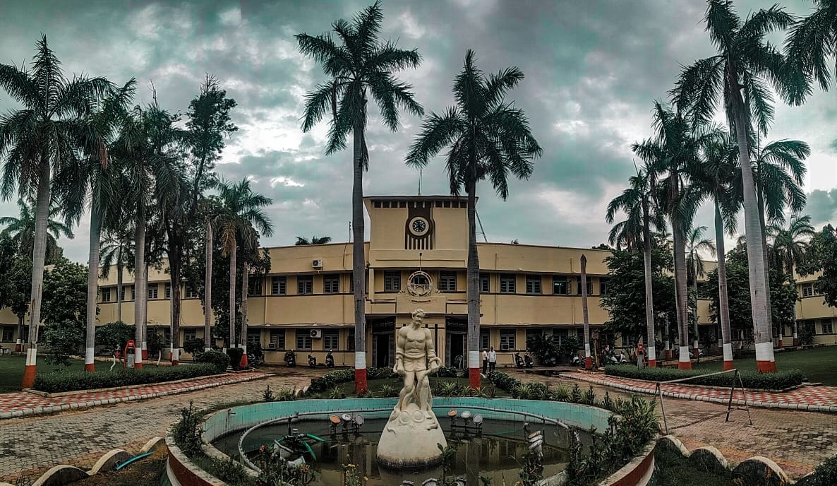 Birla Vishvakarma Mahavidyalaya Campus Building