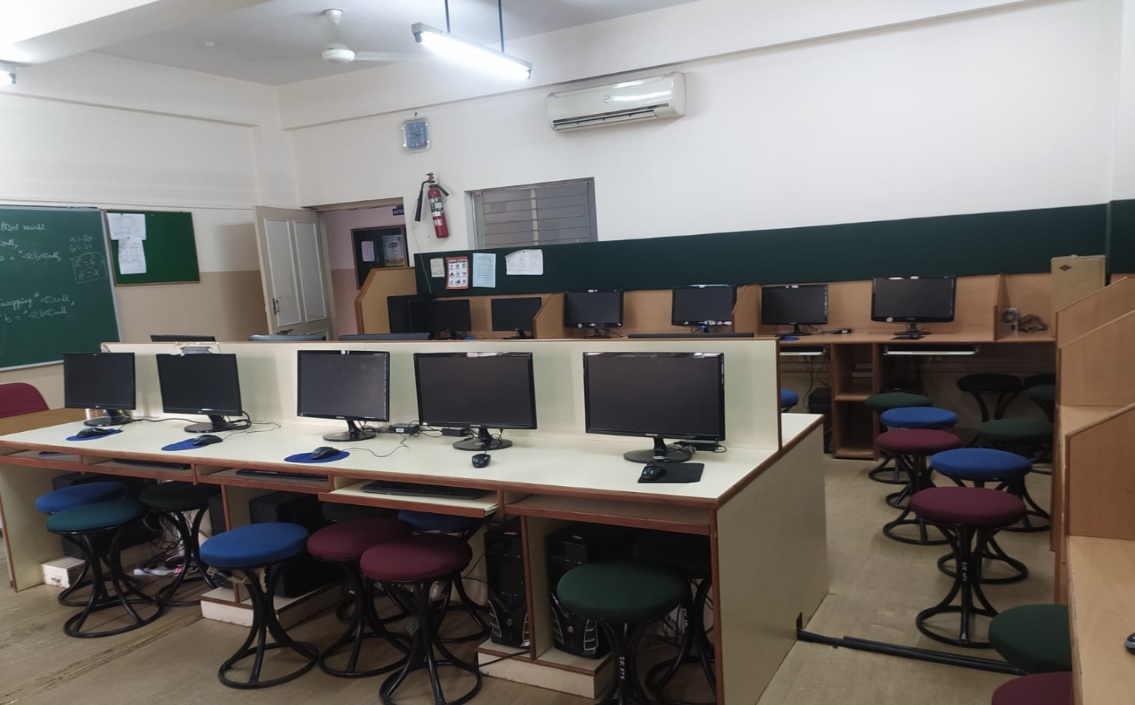 CB Bhandari Jain College Labs(1)