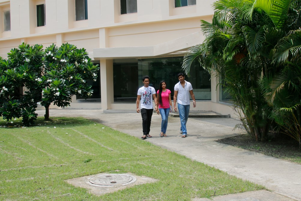 Calcutta Business School Campus View(5)