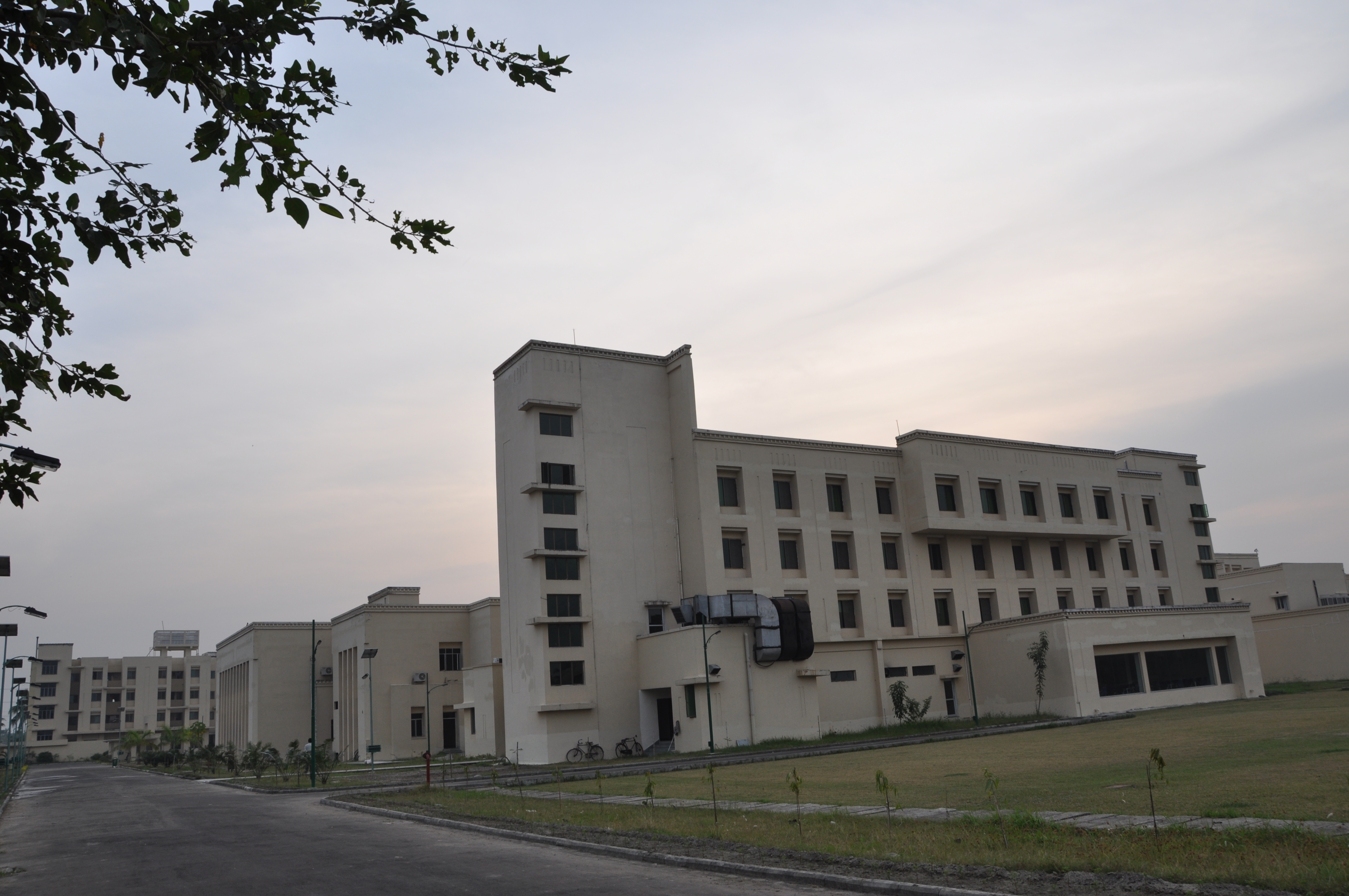 Calcutta Business School Campus View(6)