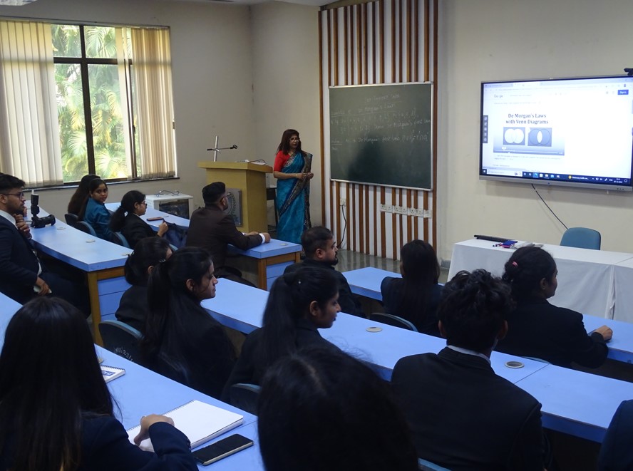 Calcutta Business School Classroom(2)