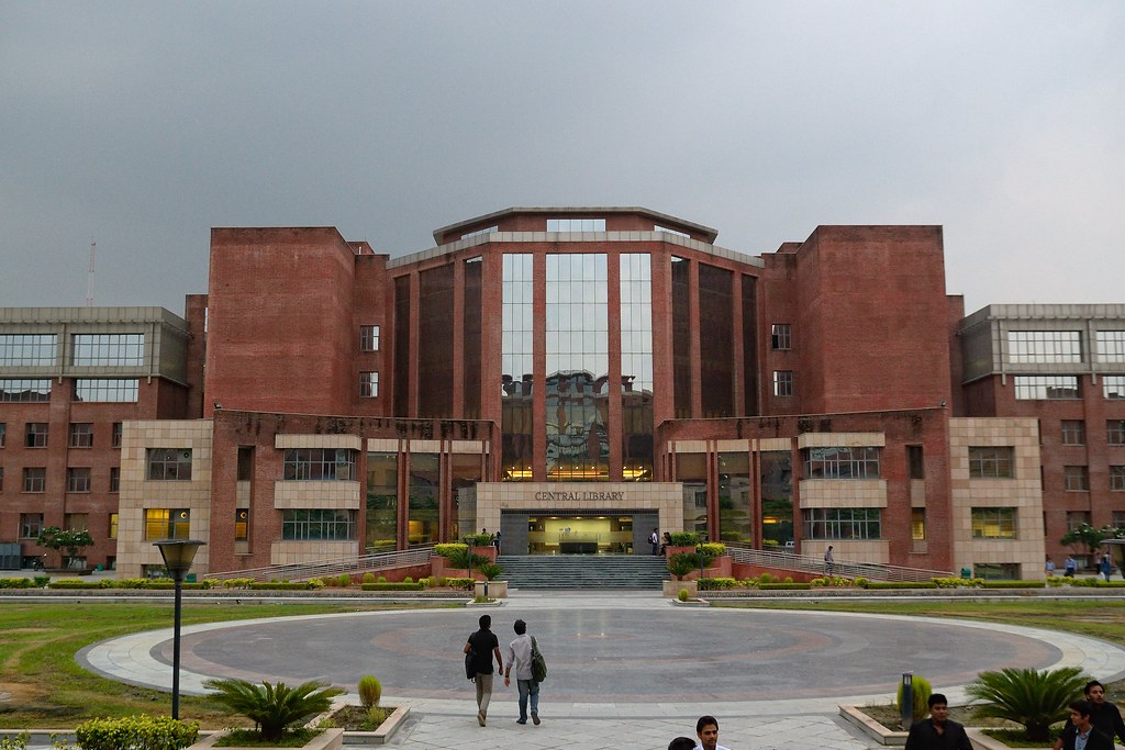 CII School of Logistics Mumbai Library(3)
