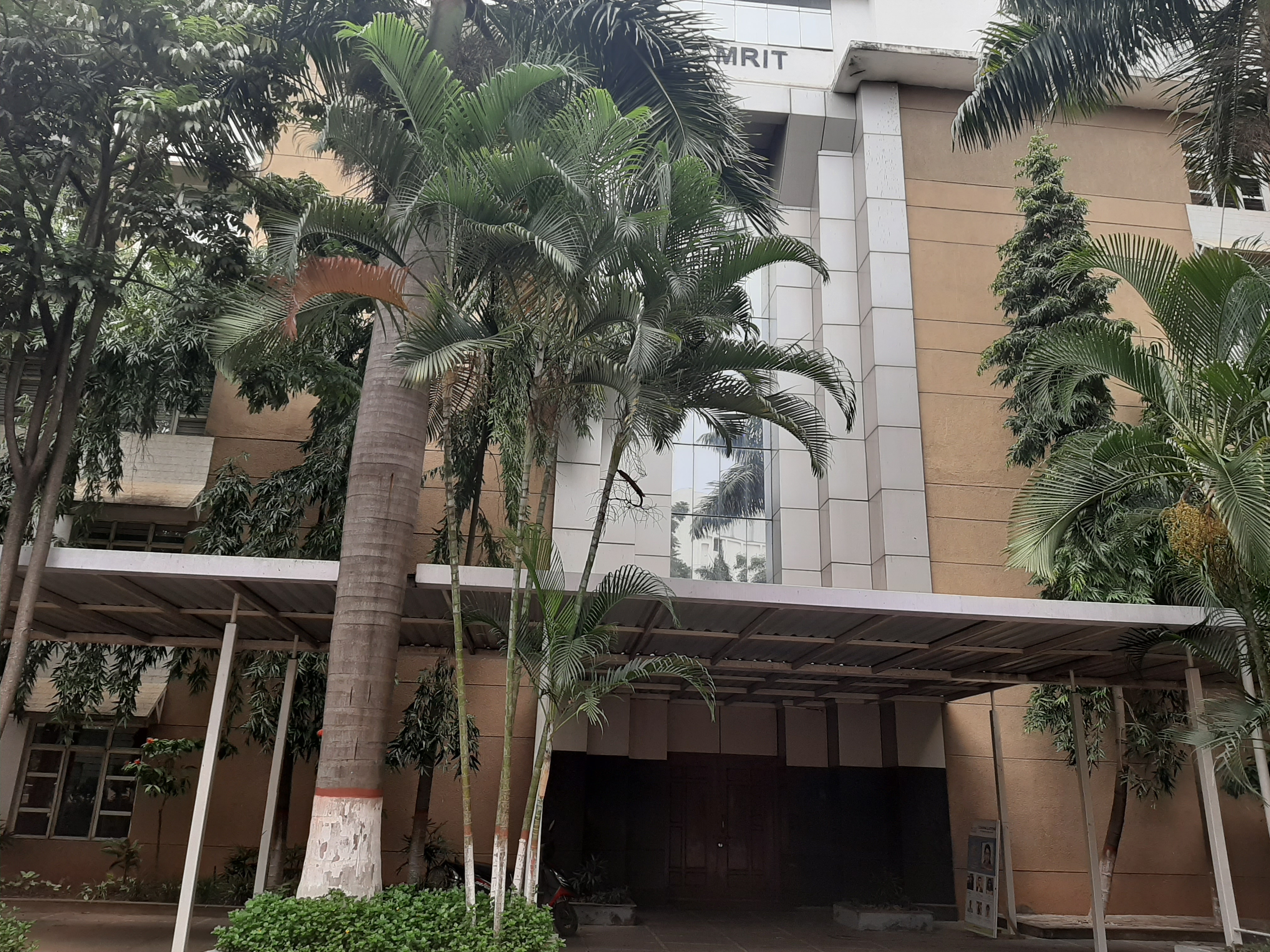 CMRIT Bangalore Campus Building(1)