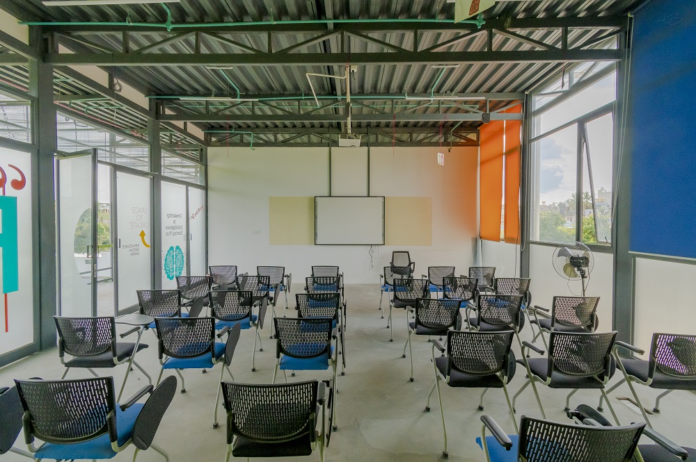 Cresta School of Management, Science and Arts Classroom(2)