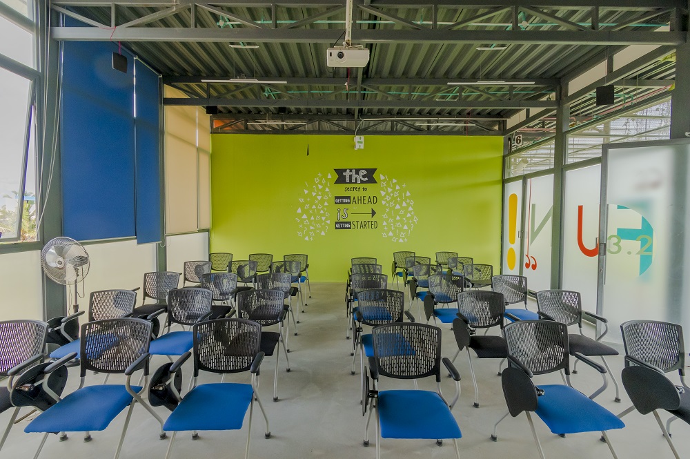 Cresta School of Management, Science and Arts Classroom(3)
