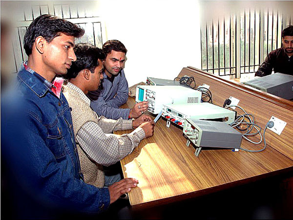 CSJMU Kanpur University Labs(2)