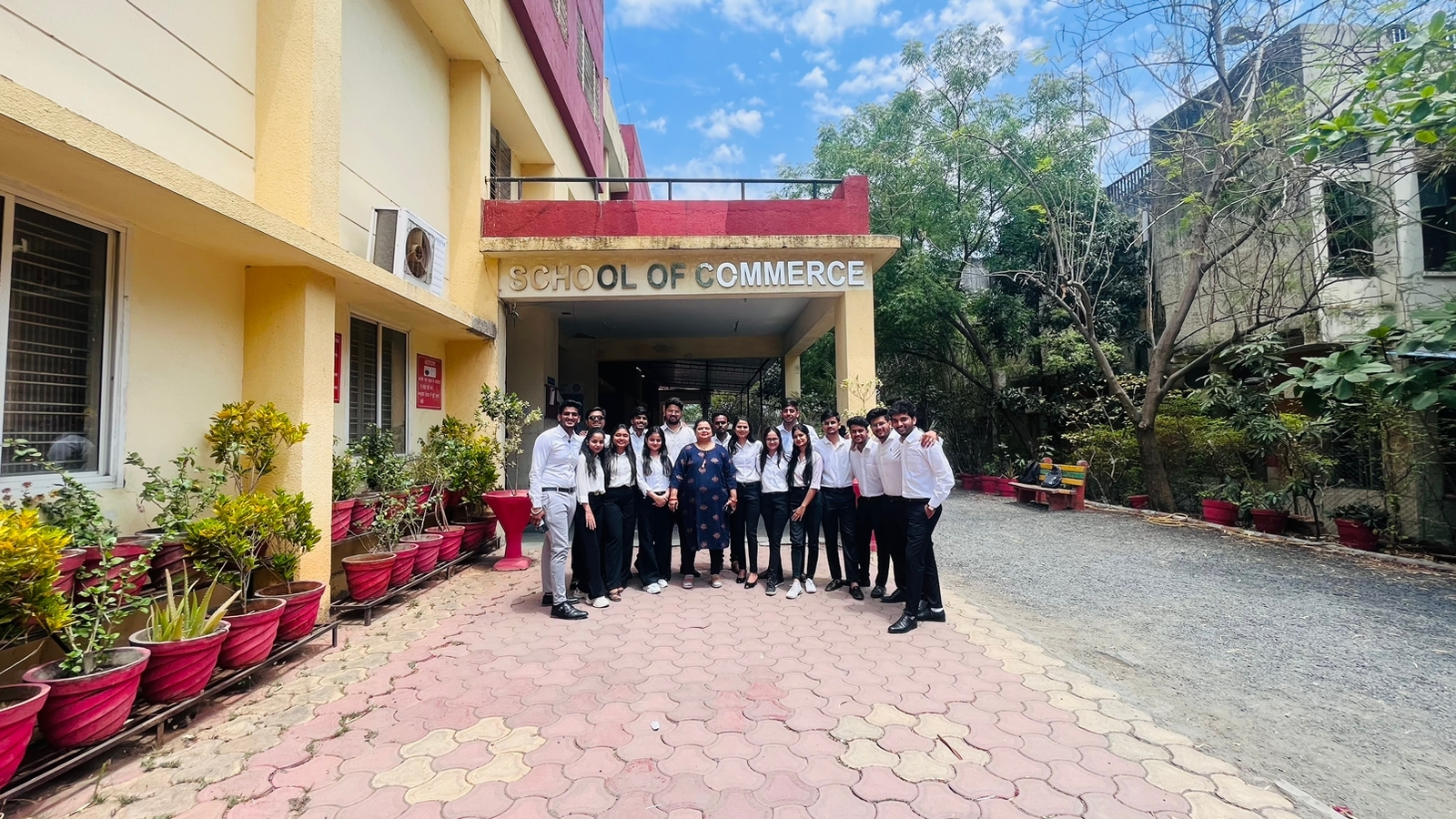 Devi Ahilya Vishwavidyalaya Academic Block(4)