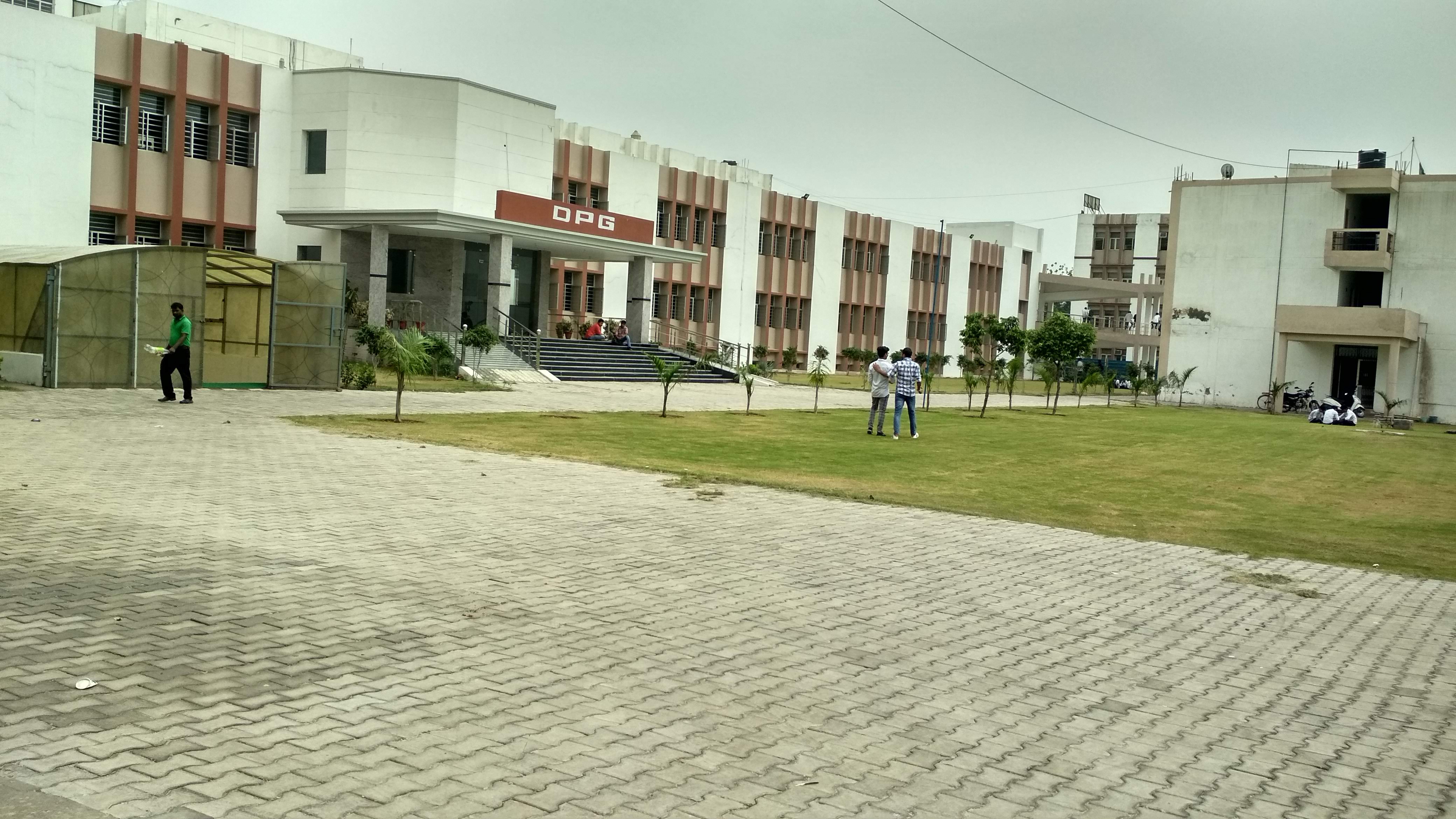 DPG Degree College Campus View(3)
