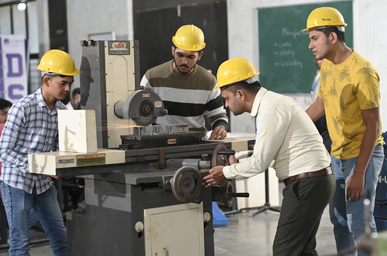 Dr. Subhash University Labs(3)