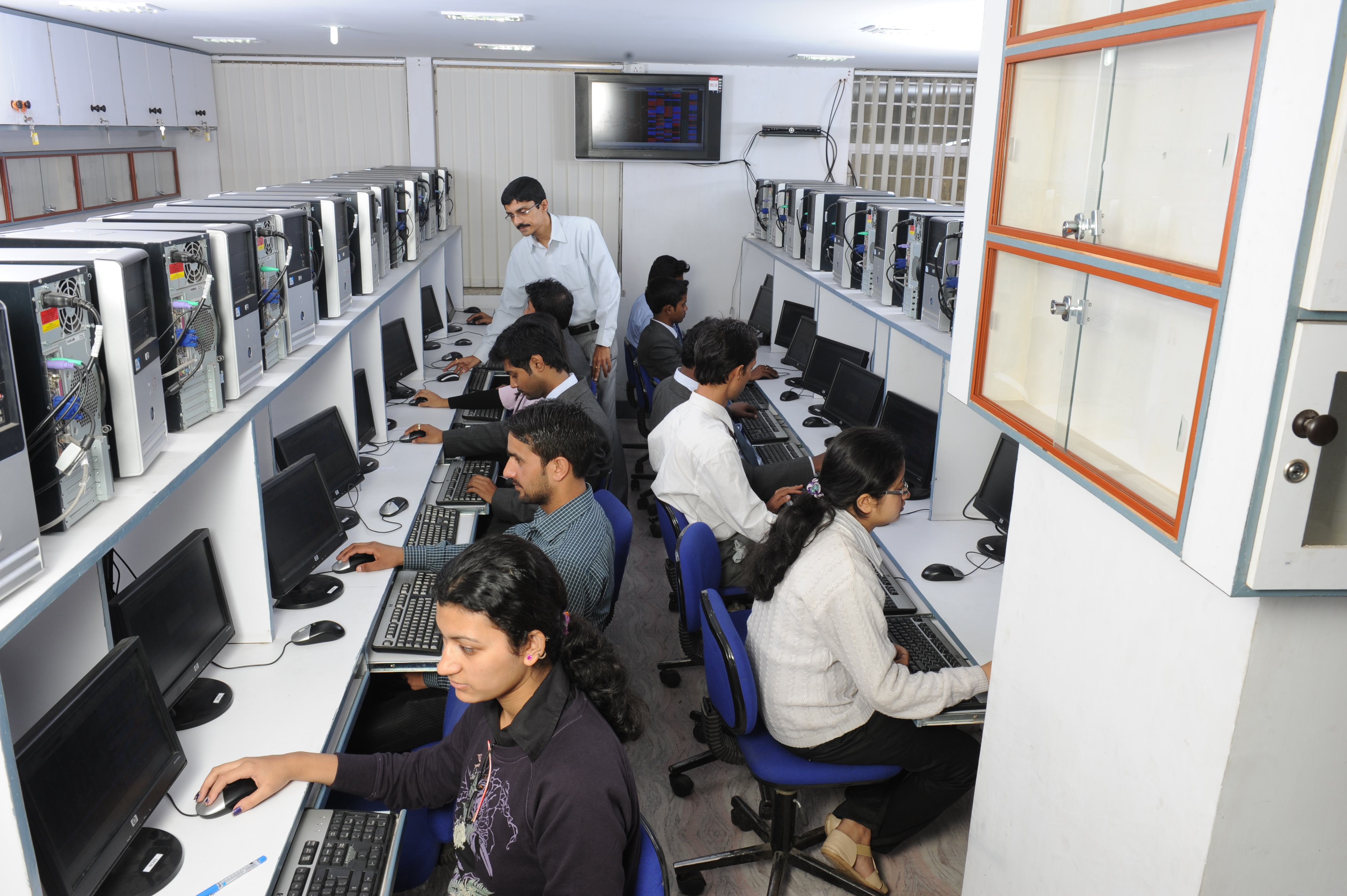 EIILM Kolkata (Esplanade) Labs