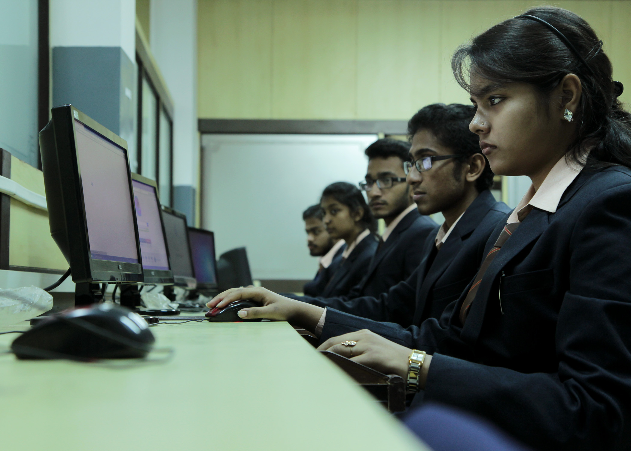 Elitte Institute of Engineering and Management Labs(1)